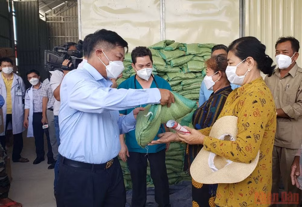 700 người gốc Việt Nam và Khmer được khám chữa bệnh miễn phí -0