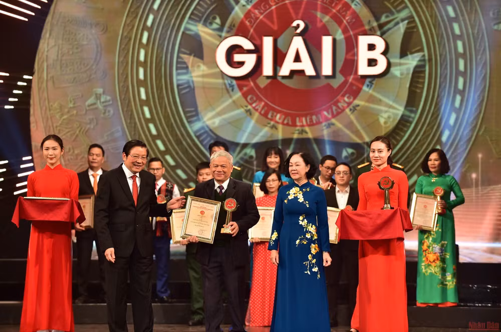 Báo Nhân Dân điện tử đoạt Giải A Búa liềm vàng lần thứ VI-năm 2021 -0