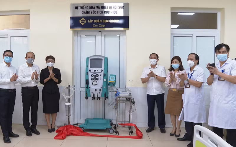 SunGroup trao tặng trang thiết bị y tế hỗ trợ điều trị Covid-19 trị giá hơn 46 tỷ đồng -0