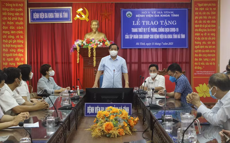 SunGroup trao tặng trang thiết bị y tế hỗ trợ điều trị Covid-19 trị giá hơn 46 tỷ đồng -0
