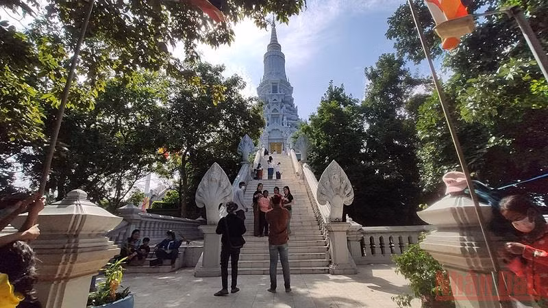 Du lịch Campuchia từng bước phục hồi -0