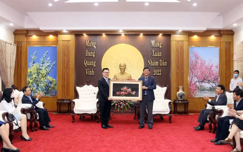 Đoàn công tác Báo Nhân Dân thăm và làm việc tại Lâm Đồng -1