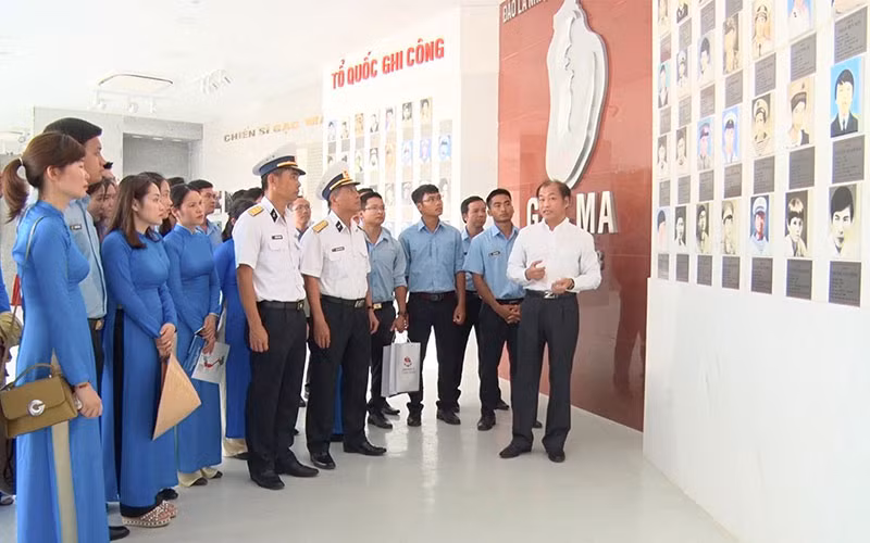 Vinh quang đời đời những người giữ biển -0