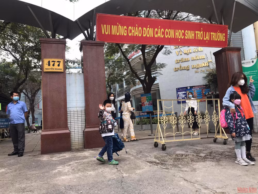 Ngày đi học đầu tiên tràn niềm vui của học sinh Hà Nội -0
