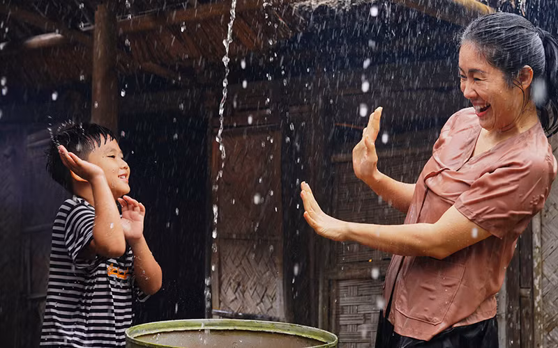 Một cảnh trong phim Khúc mưa. Ảnh: Đoàn phim cung cấp