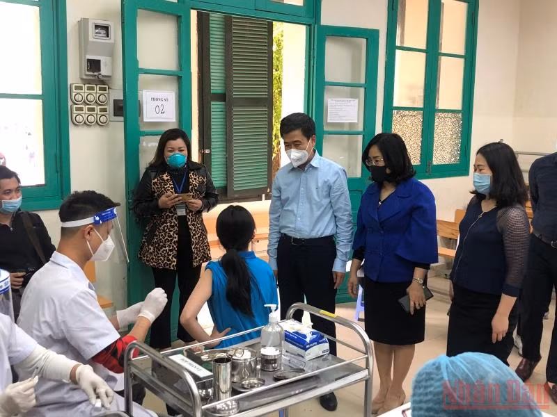Quận Hoàn Kiếm triển khai tiêm vaccine Covid-19 cho trẻ từ 5 tuổi đến dưới 12 tuổi -0