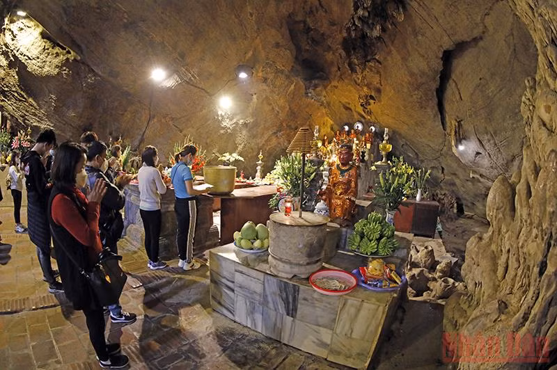 Chùa Hương trước ngày đón khách chính thức -2