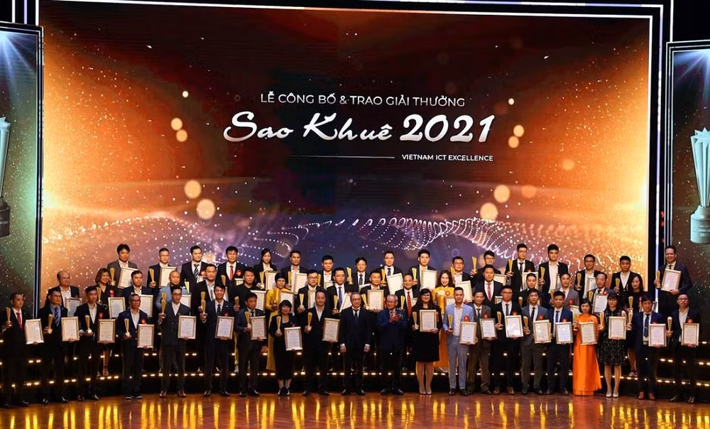 Trao giải thưởng Sao Khuê 2021.