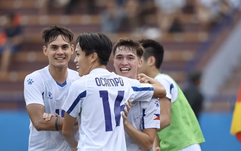 Các cầu thủ U23 Philippines ăn mừng bàn thắng trước U23 Timor Leste. (Ảnh: TTXVN)