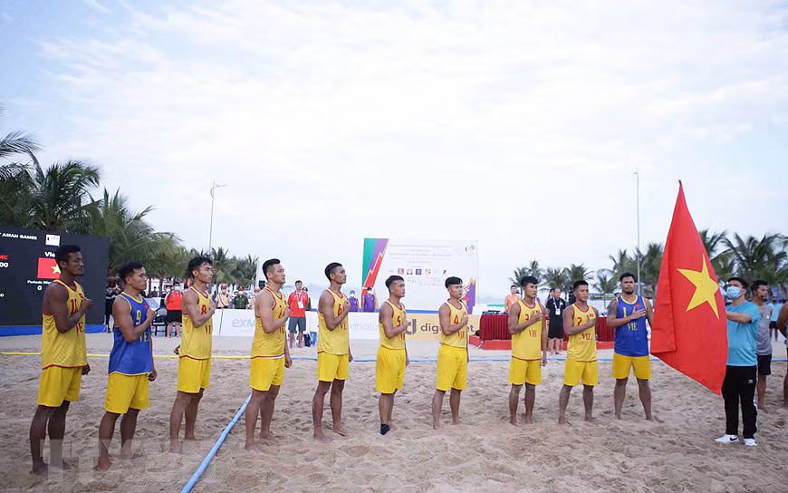 Bóng ném bãi biển Việt Nam thắng dễ trận mở màn -0