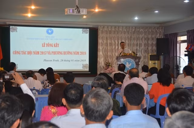 Đại sứ Vũ Quang Minh phát biểu ý kiến tại buổi lễ.