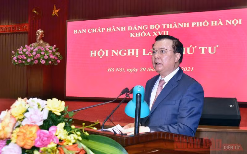 Đồng chí Đinh Tiến Dũng, Ủy viên Bộ Chính trị, Bí thư Thành ủy phát biểu khai mạc hội nghị. (Ảnh: Duy Linh)
