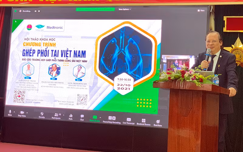 PGS, TS Nguyễn Viết Nhung phát biểu khai mạc. 