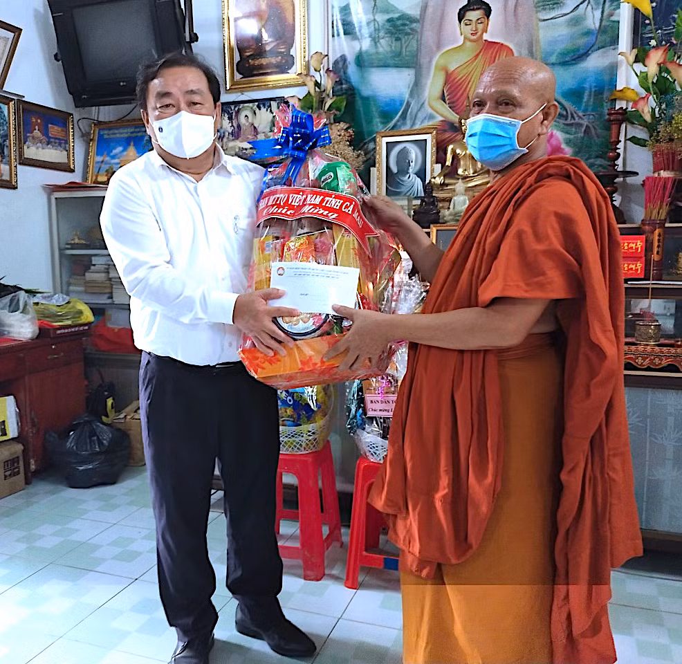 Lãnh đạo tỉnh Vĩnh Long chúc mừng lễ Sene Dolta của đồng bào dân tộc Khmer -0