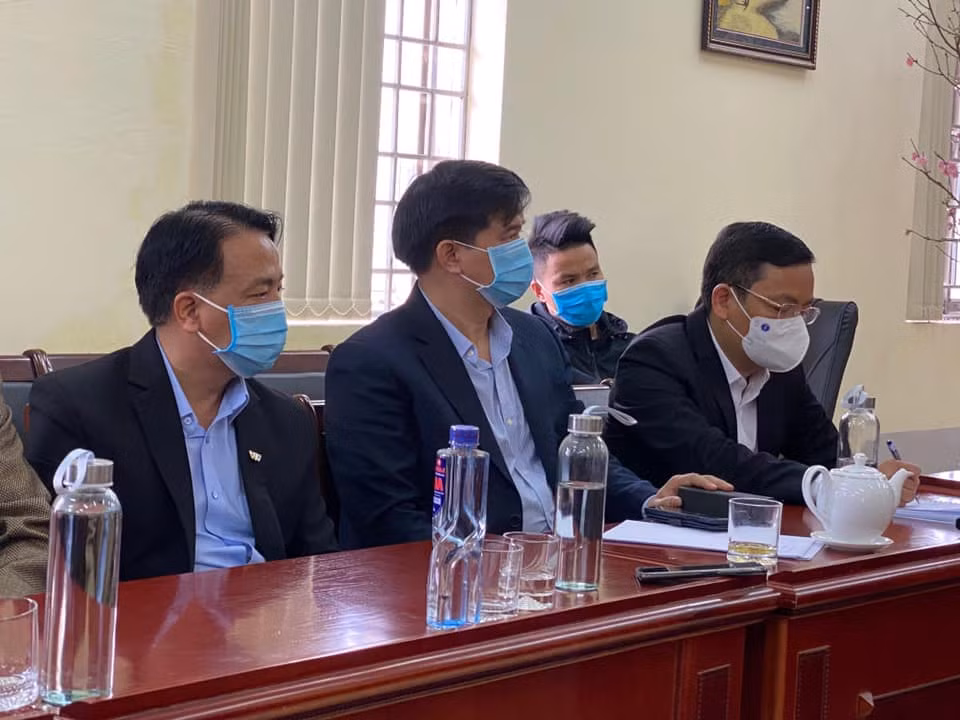 30 chuyên gia hỗ trợ Điện Biên chống dịch -0