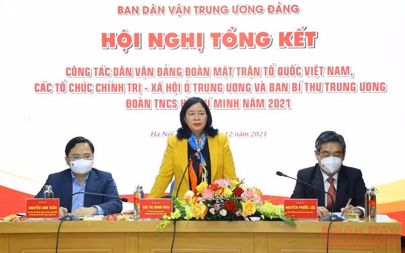 Trưởng ban Dân vận Trung ương Bùi Thị Minh Hoài phát biểu tại hội nghị.