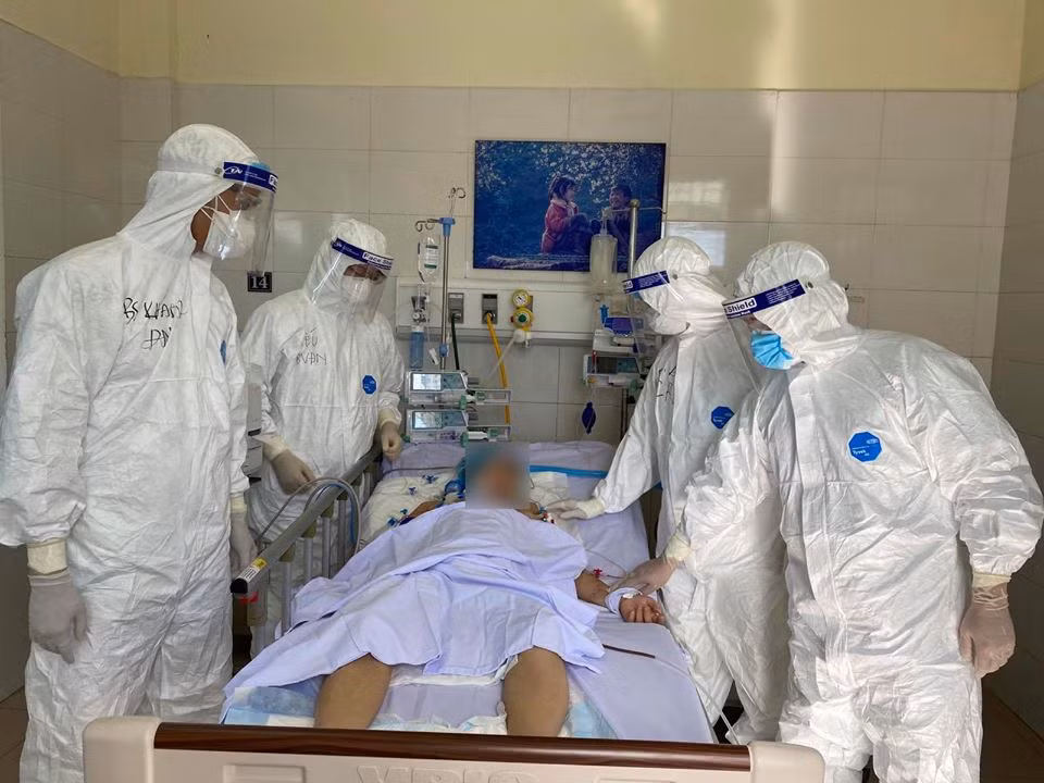 Thứ trưởng Nguyễn Trường Sơn: Đã có sáu lần thay đổi phác đồ điều trị Covid-19 -0