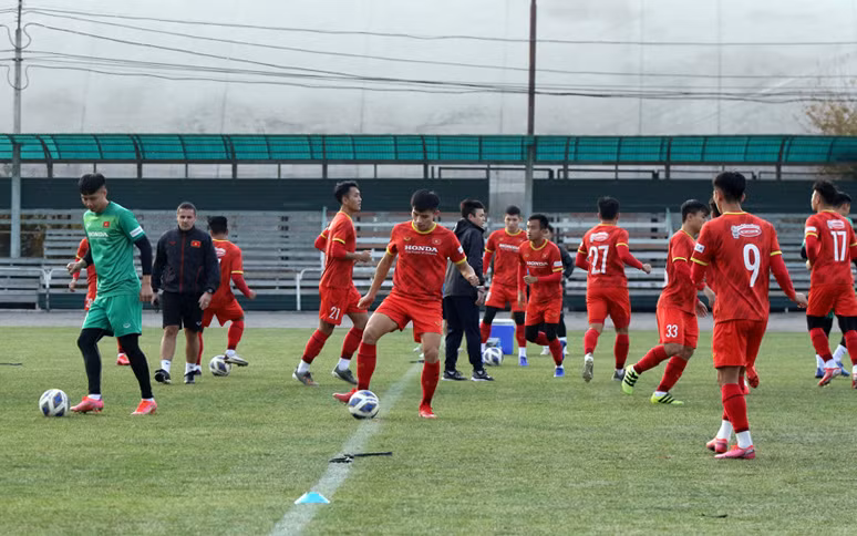 U23 Việt Nam bắt nhịp buổi đầu tiên tại Bishkek -0