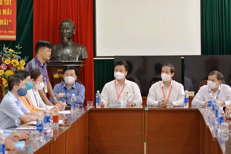 Kiểm tra công tác tổ chức kỳ thi tốt nghiệp THPT tại Hòa Bình -0