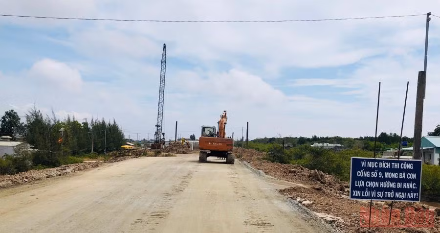 Hàng ngàn hộ nuôi tôm ở Bạc Liêu điêu đứng vì dự án công trình thi công ì ạch -0
