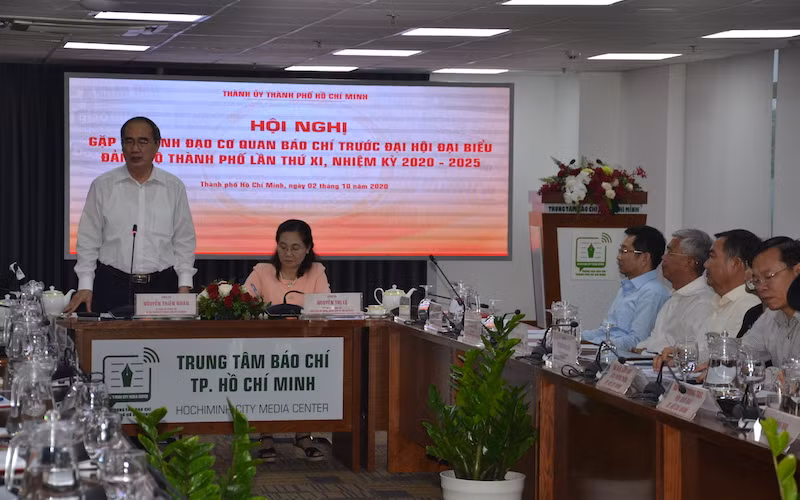 Đồng chí Nguyễn Thiện Nhân phát biểu tại buổi gặp gỡ các cơ quan báo chí.