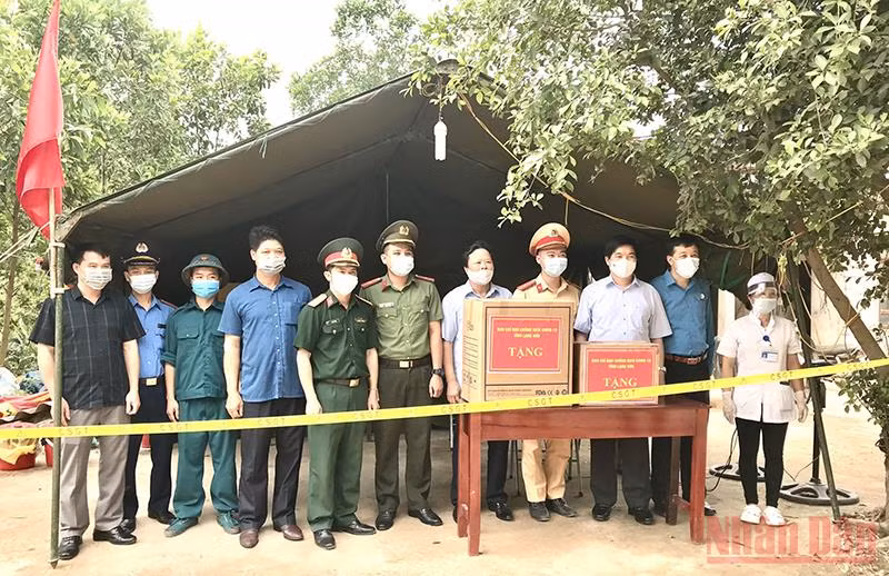 Lạng Sơn ủng hộ 22,7 tỷ đồng quỹ “Phòng, phòng chống dịch Covid-19” -0