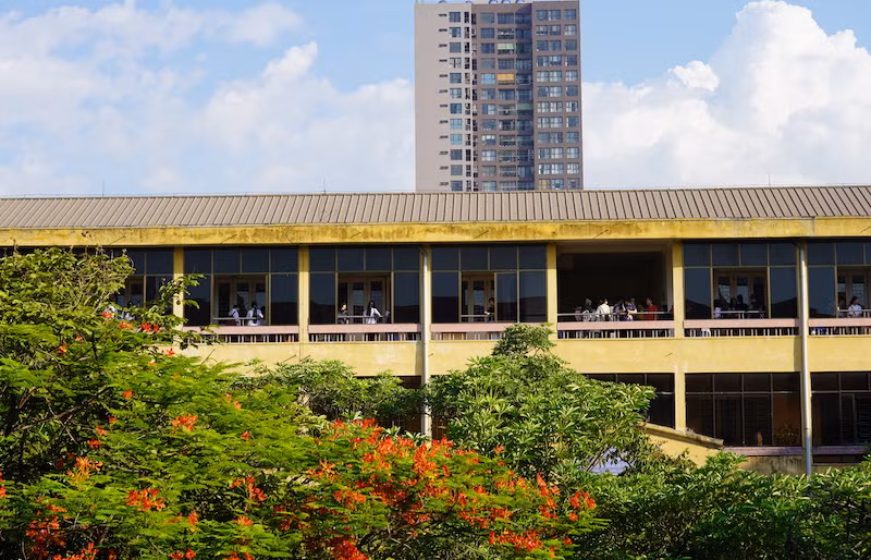 Trong khuôn viên Trường đại học Khoa học Tự nhiên (ảnh chụp thời điểm năm 2020)