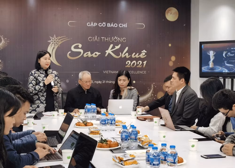Họp báo phát động Giải thưởng Sao Khuê 2021.