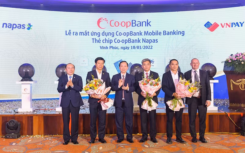 Lễ ra mắt thẻ chip Co-op Bank Napas tại Vĩnh Phúc vừa qua.