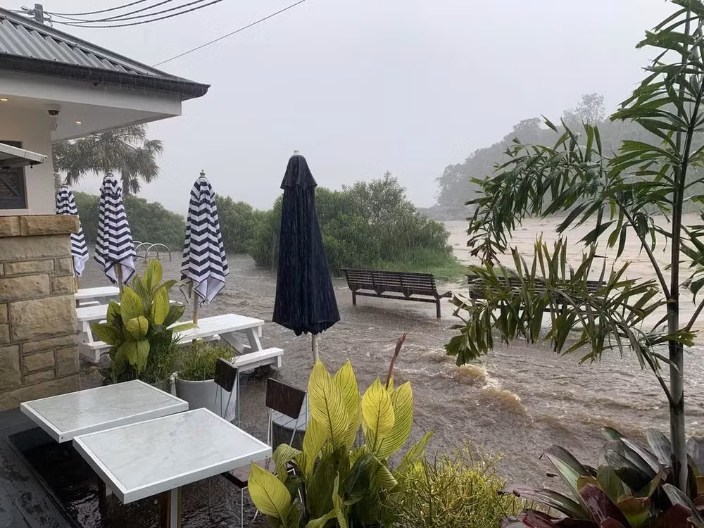 Mưa lũ lịch sử ở Sydney khiến hàng chục nghìn người phải sơ tán -0