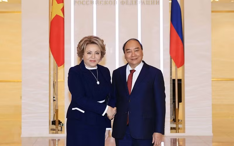 Chủ tịch nước Nguyễn Xuân Phúc gặp Chủ tịch Hội đồng Liên bang Nga Valentina Matvienko. (Ảnh: TTXVN)