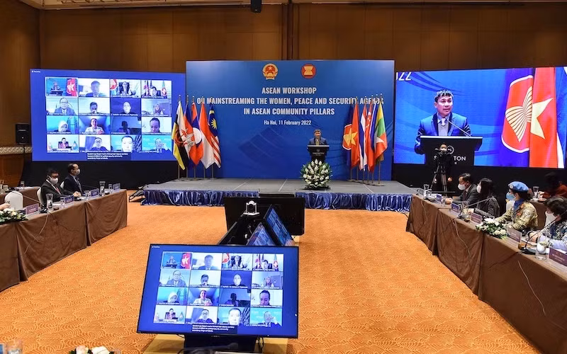 Các đại biểu dự hội thảo.