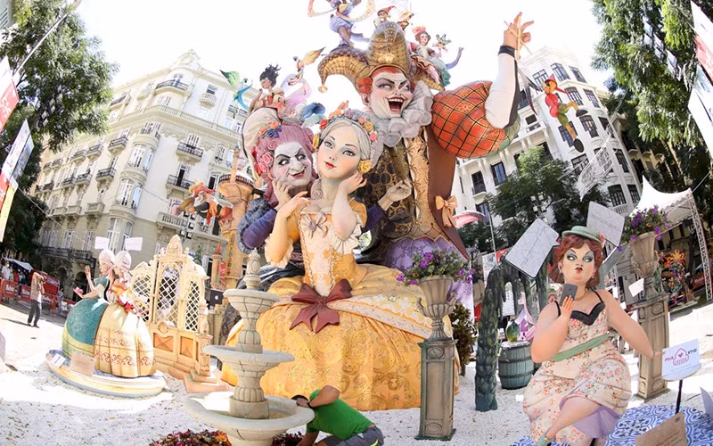 Độc đáo lễ hội lửa và hình nộm “Las Fallas” tại Valencia, Tây Ban Nha -0