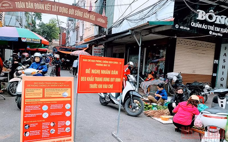 Các chợ dân sinh tại các địa phương ở cấp độ 3, cấp độ 4 phải hạn chế 50% số người.