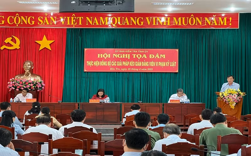 Quang cảnh buổi tọa đàm.