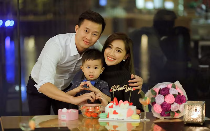 Sau những bất đồng, cả hai lại thấu hiểu nhau hơn, cùng nhau vượt qua những chênh vênh.