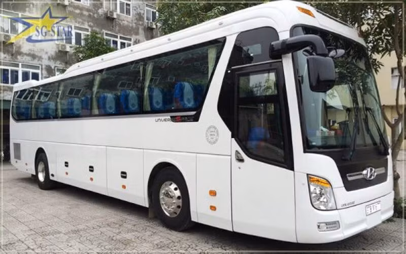 Phương tiện hoạt động vận chuyển chuyên gia, công nhân tại Hà Nội trong thời gian giãn cách phải được cấp mã xác nhận.