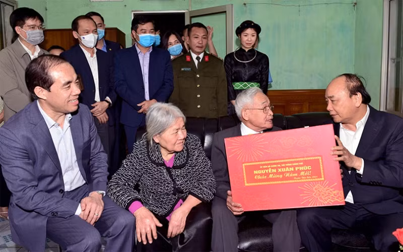 Thủ tướng Chính phủ Nguyễn Xuân Phúc làm việc tại Tuyên Quang -0
