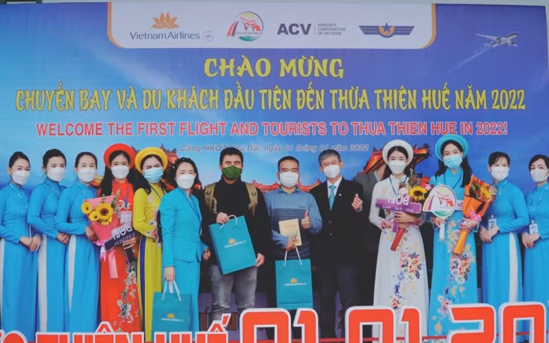 Đón khách đầu tiên năm 2022 ở Thừa Thiên Huế. (Ảnh: Vietnam Airlines)