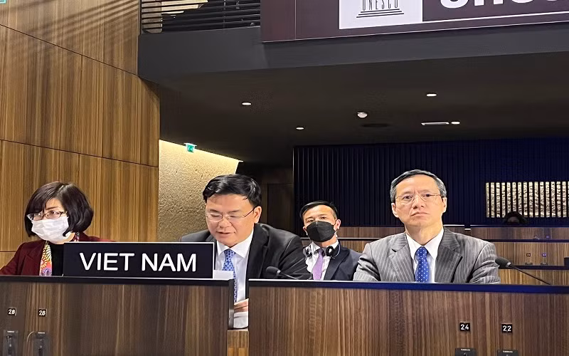 Phát biểu tại Phiên họp toàn thể của Hội đồng Chấp hành UNESCO lần thứ 214, Thứ trưởng Phạm Quang Hiệu nhấn mạnh, quan hệ Việt Nam-UNESCO không ngừng phát triển tốt đẹp trong hơn 45 năm qua.