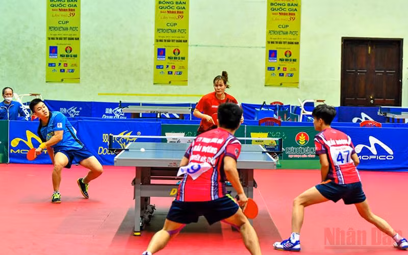Trận chung kết nội dung đôi nam nữ tại Nhà thi đấu thể dục thể thao tỉnh Quảng Nam chiều 3/12.