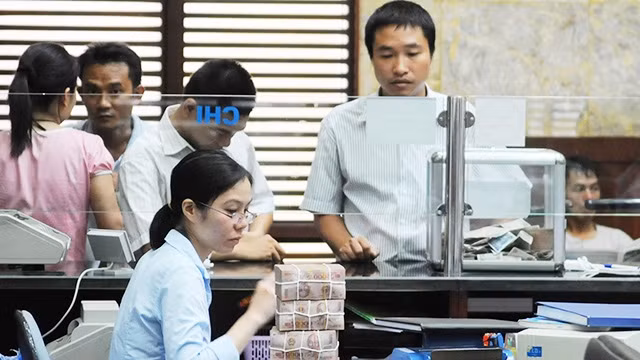 Việc hỗ trợ tín dụng là cần thiết nhưng phải duy trì điều kiện, tiêu chuẩn để bảo đảm an toàn .Ảnh: NG.NAM