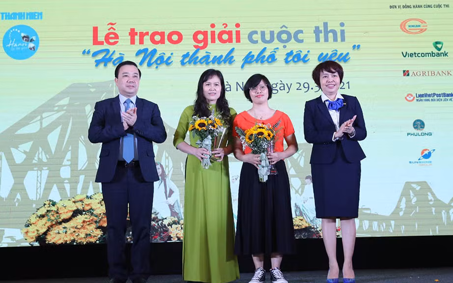 Trao giải cuộc thi “Hà Nội thành phố tôi yêu” của báo Thanh Niên -0