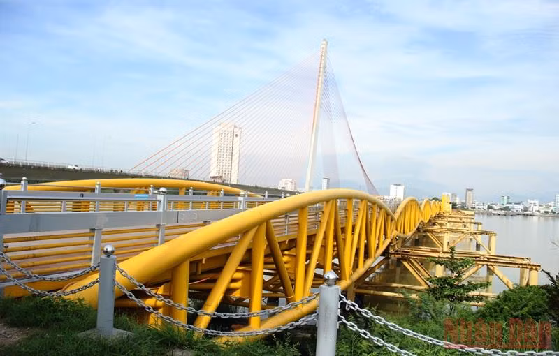 Đà Nẵng nâng, hạ nhịp cầu Nguyễn Văn Trỗi để khai thác du lịch -0