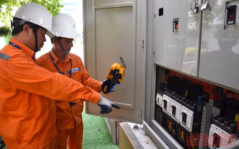 Bảo đảm điện phục vụ kỳ thi tuyển sinh vào lớp 10 trung học phổ thông.