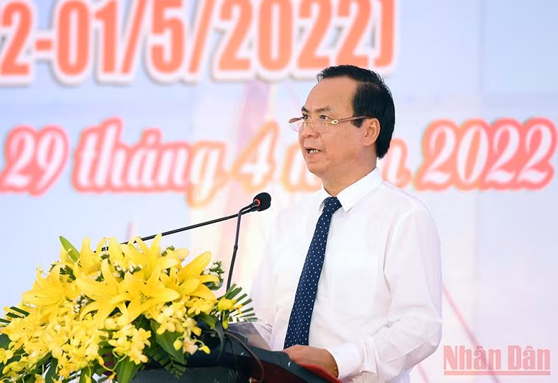 Chủ tịch nước Nguyễn Xuân Phúc phát lệnh khởi công Dự án đường ven biển kết nối Hành lang kinh tế Đông Tây -0