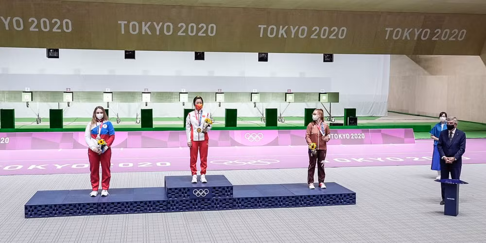Xạ thủ Trung Quốc giành huy chương vàng đầu tiên của Olympic Tokyo 2020 -0