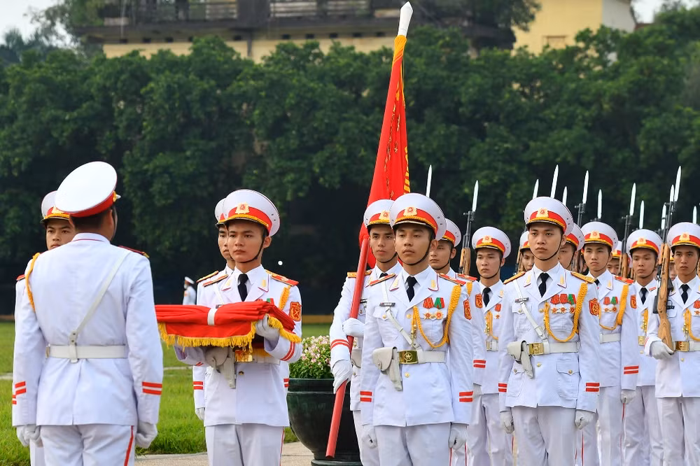 Thiêng liêng nghi lễ thượng cờ tại Quảng trường Ba Đình -0