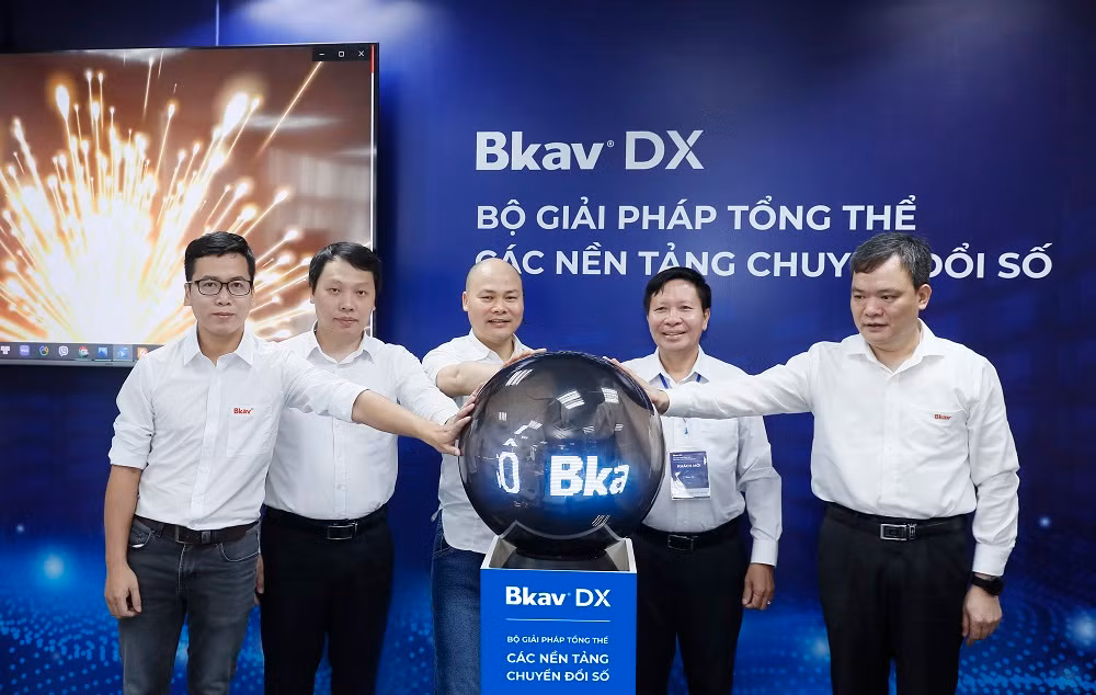 Bấm nút ra mắt Bộ giải pháp tổng thể các nền tảng chuyển đổi số Bkav DX.