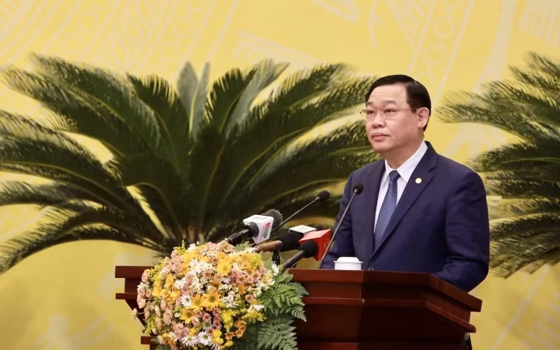 Đồng chí Vương Đình Huệ, Ủy viên Bộ Chính trị, Bí thư Thành ủy, Trưởng đoàn đại biểu Quốc hội TP Hà Nội phát biểu tại kỳ họp.